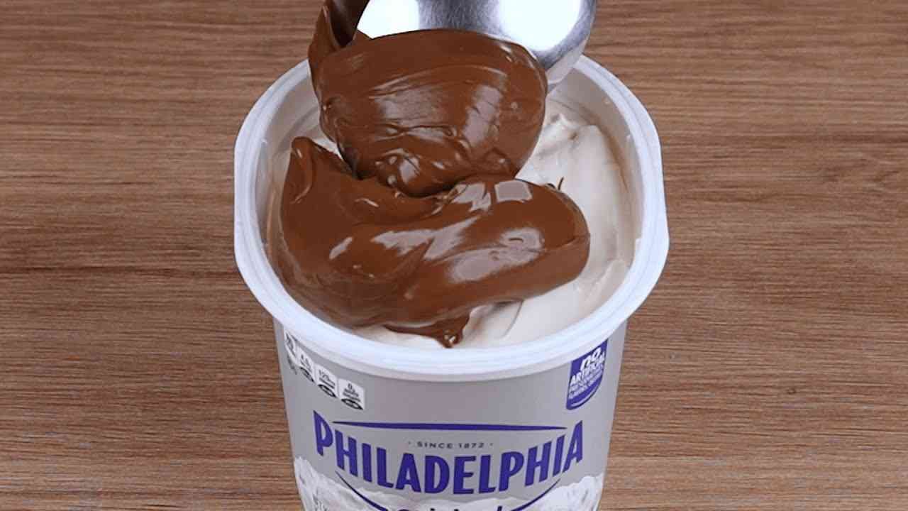 Easy Nutella Cream Cheese Dip Recipe - Cookies